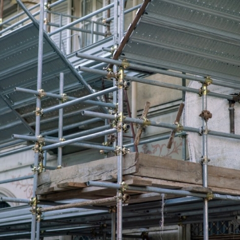 Thực trạng và khó khăn trong việc lắp đặt giàn giáo tại công trình