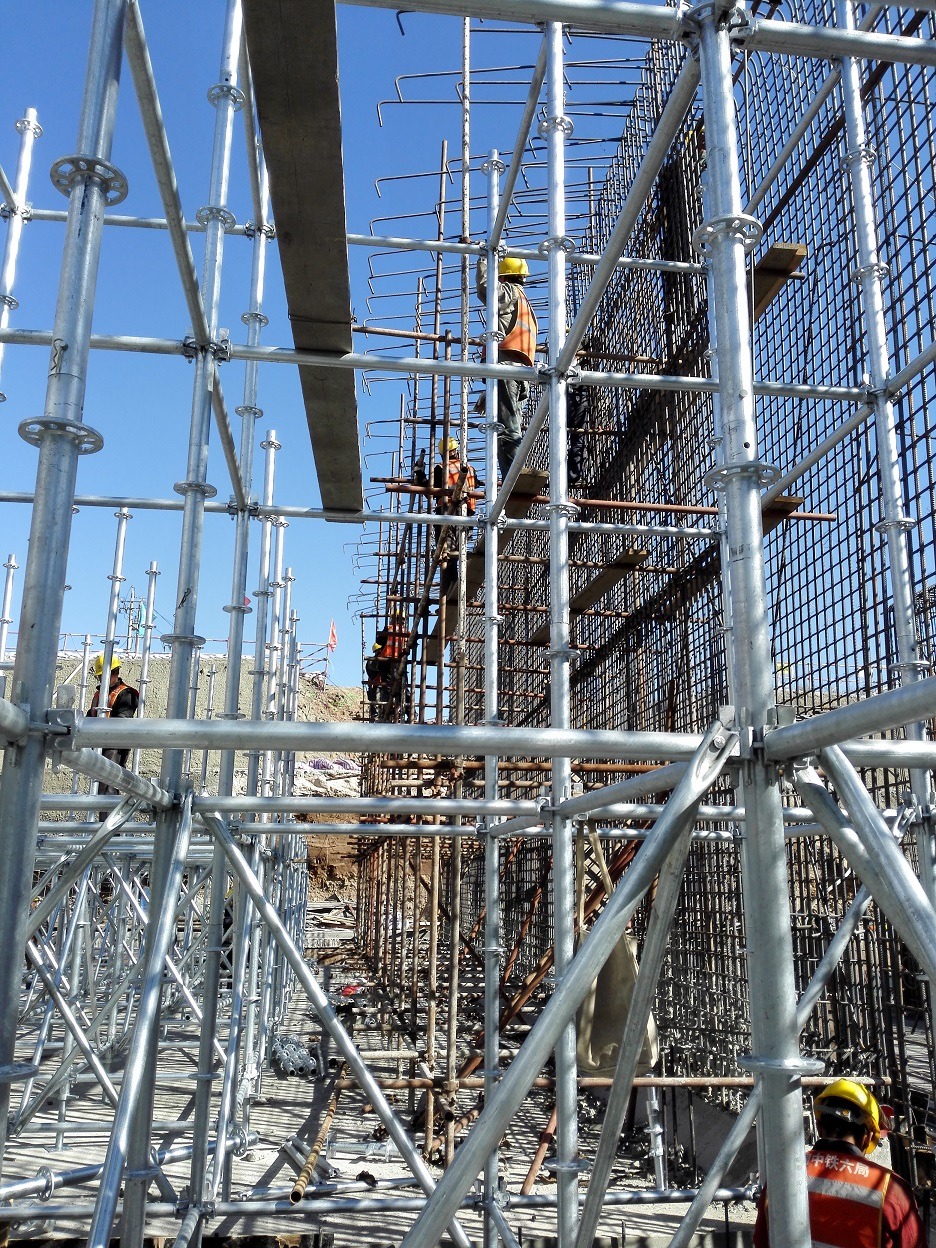 Những lợi ích của hệ thống giàn giáo Ringlock trong các công trình xây dựng