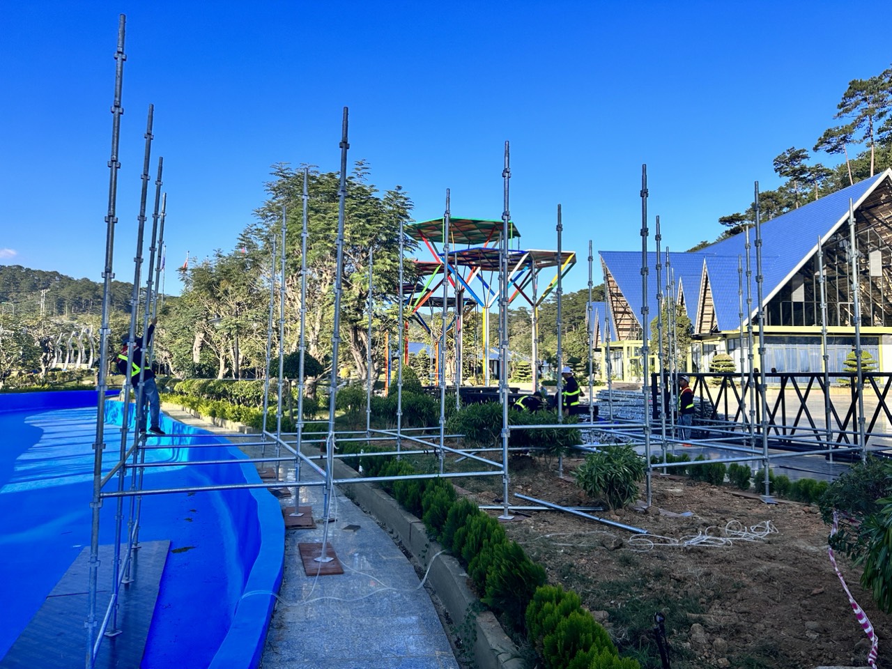 Hướng dẫn quy trình lắp dựng giàn giáo đúng quy cách