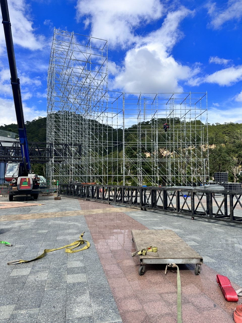  Giới thiệu công ty SUNNY - Chuyên gia cung cấp thiết bị xây dựng uy tín